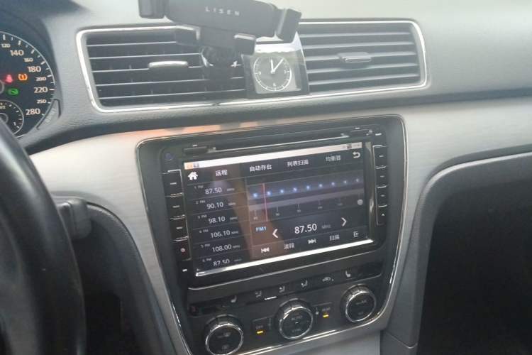 Used Volkswagen Passat 2015 1.8TSI DSG Prestige Edition Audio And AC Panel