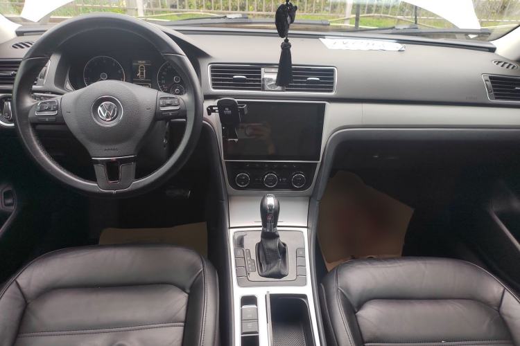 Used Volkswagen Passat 2015 1.8TSI DSG Prestige Edition Center Console