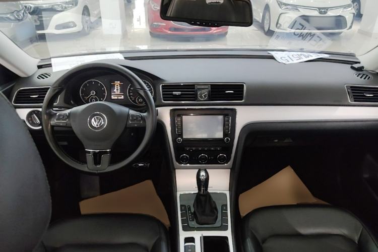 Used Volkswagen Passat 2015 1.8TSI DSG Prestige Edition Center Console