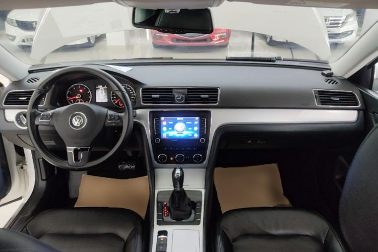 Used Volkswagen Passat 2015 1.8TSI DSG Prestige Edition Center Console