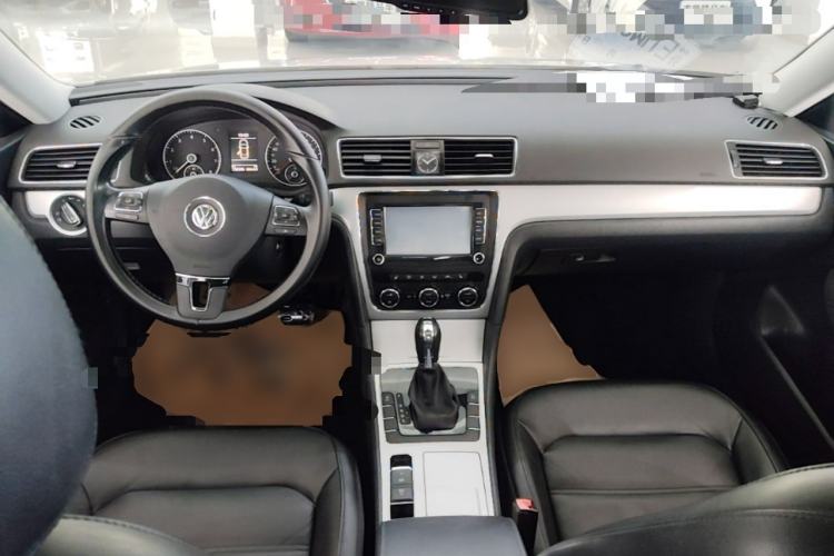 Used Volkswagen Passat 2015 1.8TSI DSG Prestige Edition Center Console