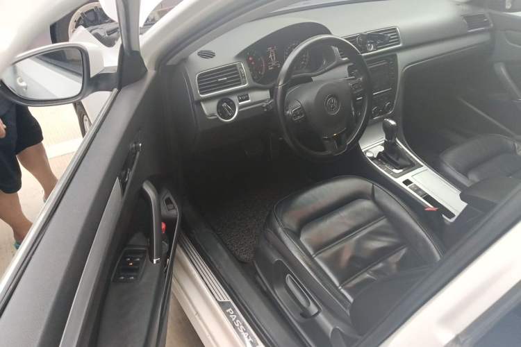 Used Volkswagen Passat 2015 1.8TSI DSG Prestige Edition Driver Seat