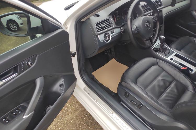 Used Volkswagen Passat 2015 1.8TSI DSG Prestige Edition Driver Seat