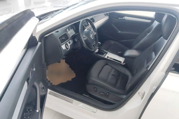 Used Volkswagen Passat 2015 1.8TSI DSG Prestige Edition Driver Seat