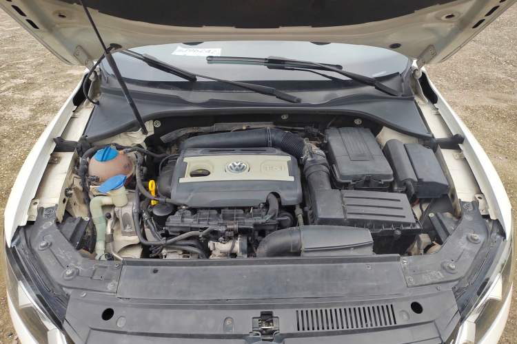 Used Volkswagen Passat 2015 1.8TSI DSG Prestige Edition Engine Bay