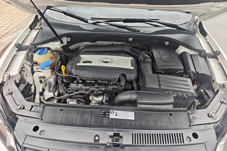 Used Volkswagen Passat 2015 1.8TSI DSG Prestige Edition Engine Bay