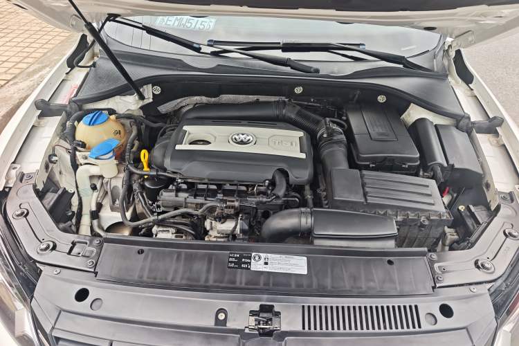 Used Volkswagen Passat 2015 1.8TSI DSG Prestige Edition Engine Bay