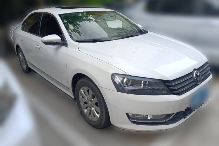 Used Volkswagen Passat 2015 1.8TSI DSG Prestige Edition Front Right 45 Deg