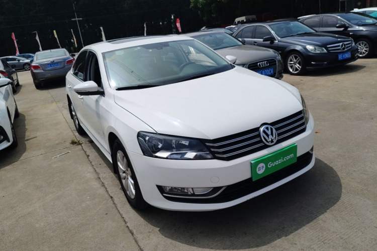 Used Volkswagen Passat 2015 1.8TSI DSG Prestige Edition Front Right 45 Deg