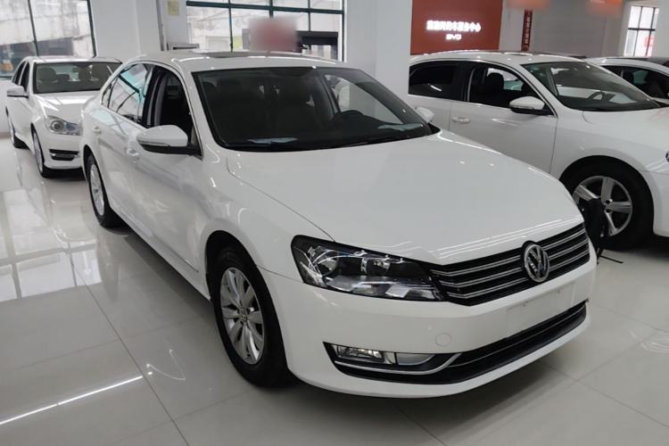 Used Volkswagen Passat 2015 1.8TSI DSG Prestige Edition Front Right 45 Deg