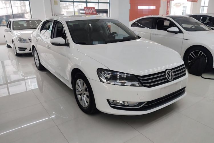 Used Volkswagen Passat 2015 1.8TSI DSG Prestige Edition Front Right 45 Deg
