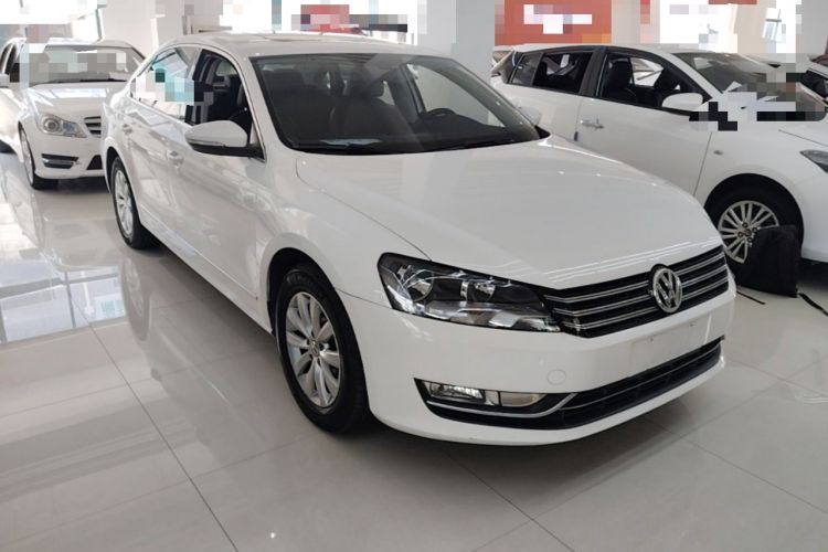 Used Volkswagen Passat 2015 1.8TSI DSG Prestige Edition Front Right 45 Deg