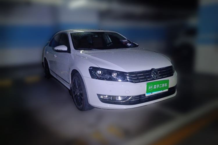 Used Volkswagen Passat 2015 1.8TSI DSG Ultimate Edition Front Right 45 Deg