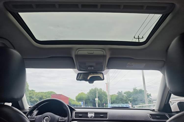 Used Volkswagen Passat 2015 1.8TSI DSG Prestige Edition Headliner