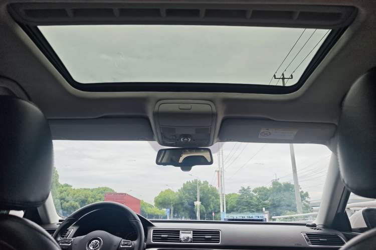 Used Volkswagen Passat 2015 1.8TSI DSG Prestige Edition Headliner