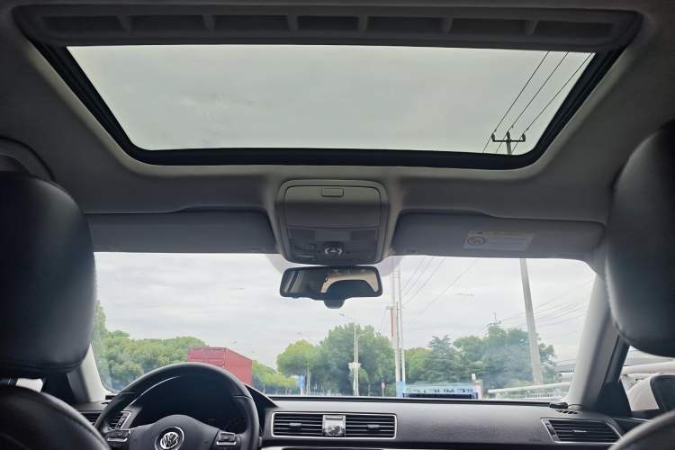 Used Volkswagen Passat 2015 1.8TSI DSG Prestige Edition Headliner