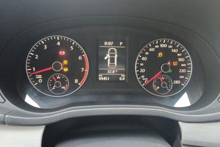 Used Volkswagen Passat 2015 1.8TSI DSG Prestige Edition Instrument Cluster