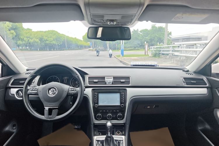 Used Volkswagen Passat 2015 1.8TSI DSG Prestige Edition Interior 3