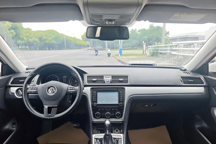Used Volkswagen Passat 2015 1.8TSI DSG Prestige Edition Interior 4