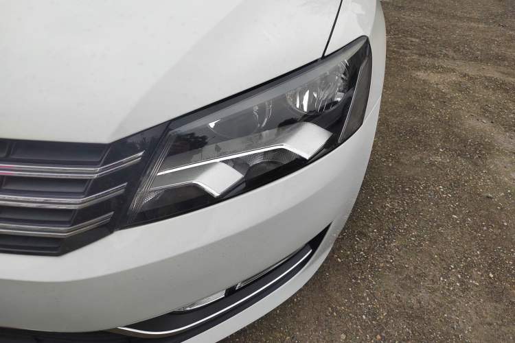 Used Volkswagen Passat 2015 1.8TSI DSG Prestige Edition Left Front Headlight