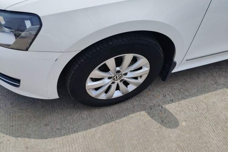 Used Volkswagen Passat 2015 1.8TSI DSG Prestige Edition Left Front Wheel Hub