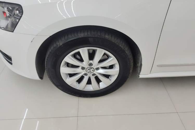 Used Volkswagen Passat 2015 1.8TSI DSG Prestige Edition Left Front Wheel Hub