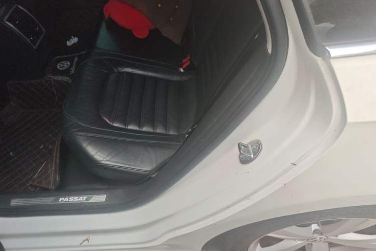 Used Volkswagen Passat 2015 1.8TSI DSG Prestige Edition Left Rear Seat