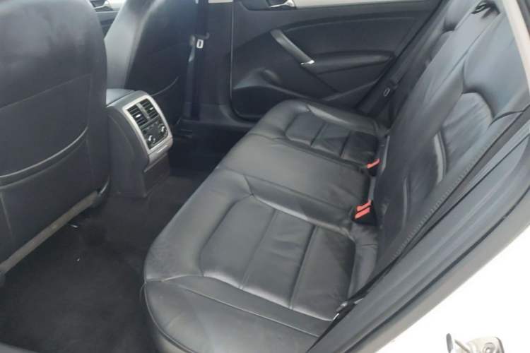 Used Volkswagen Passat 2015 1.8TSI DSG Prestige Edition Left Rear Seat