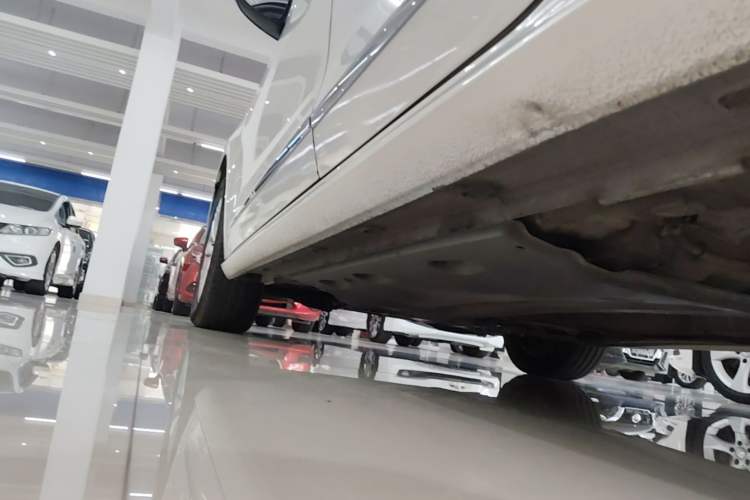 Used Volkswagen Passat 2015 1.8TSI DSG Prestige Edition Left Side Sill