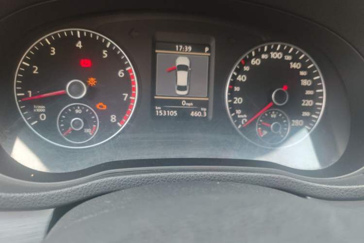 Used Volkswagen Passat 2015 1.8TSI DSG Prestige Edition Odometer Close Up
