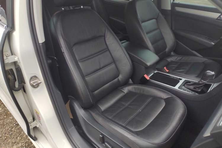 Used Volkswagen Passat 2015 1.8TSI DSG Prestige Edition Right Front Seat