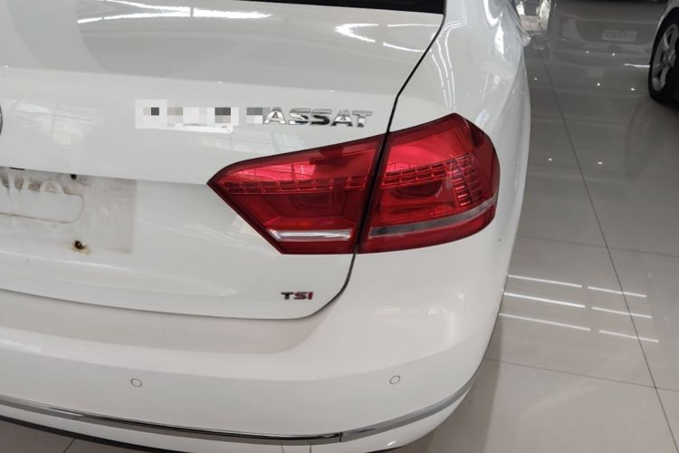 Used Volkswagen Passat 2015 1.8TSI DSG Prestige Edition Right Rear Taillight