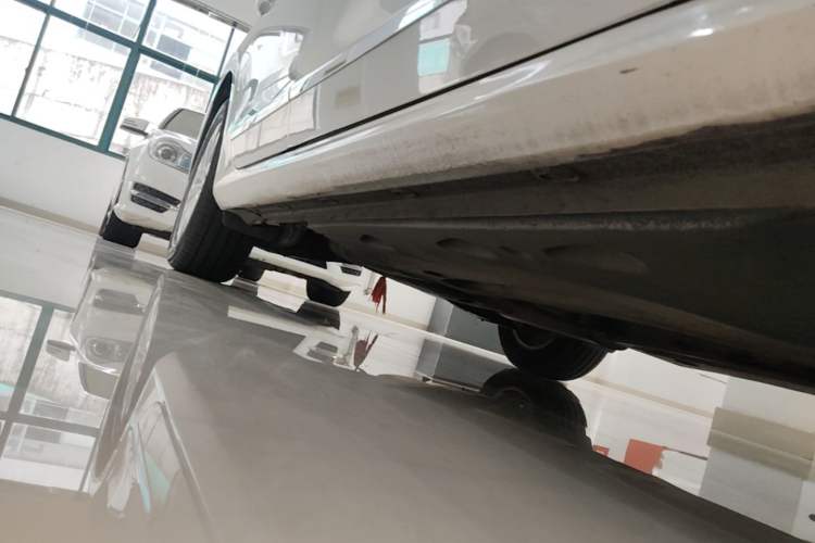 Used Volkswagen Passat 2015 1.8TSI DSG Prestige Edition Right Side Sill