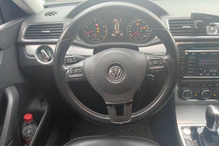 Used Volkswagen Passat 2015 1.8TSI DSG Prestige Edition Steering Wheel
