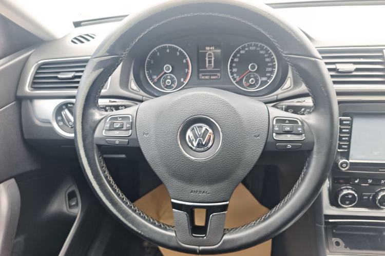 Used Volkswagen Passat 2015 1.8TSI DSG Prestige Edition Steering Wheel