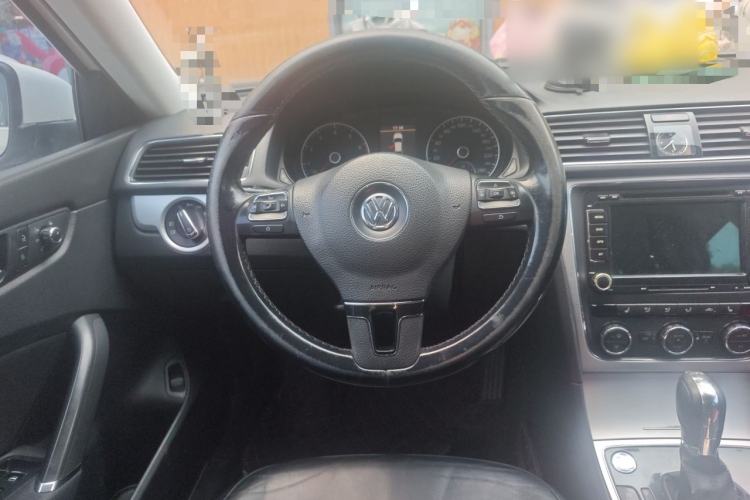 Used Volkswagen Passat 2015 1.8TSI DSG Prestige Edition Steering Wheel