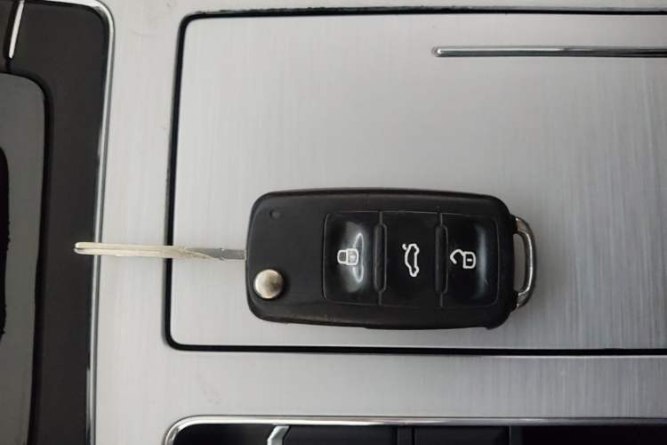 Used Volkswagen Passat 2015 1.8TSI DSG Prestige Edition Vehicle Key