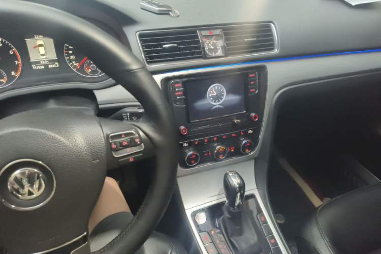 Used Volkswagen Passat 2015 1.8TSI DSG Prestige Edition Audio And AC Panel