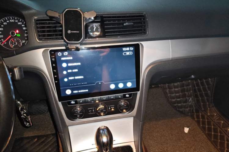 Used Volkswagen Passat 2015 1.8TSI DSG Prestige Edition Audio And AC Panel
