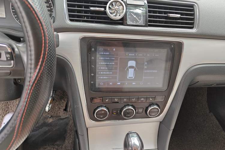 Used Volkswagen Passat 2015 1.8TSI DSG Prestige Edition Audio And AC Panel
