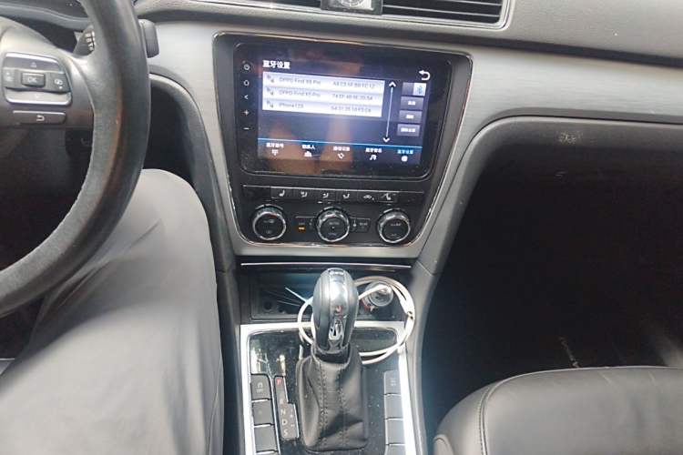 Used Volkswagen Passat 2015 1.8TSI DSG Prestige Edition Audio And AC Panel
