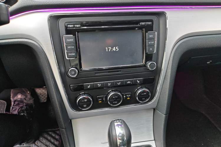 Used Volkswagen Passat 2015 2.0 TSI DSG Prestige Edition Audio And AC Panel