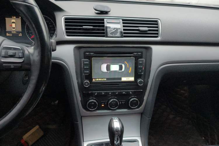 Used Volkswagen Passat 2015 1.8TSI DSG Prestige Edition Audio And AC Panel