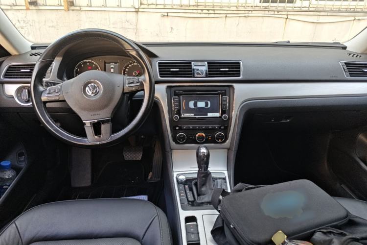 Used Volkswagen Passat 2015 1.8TSI DSG Prestige Edition Center Console