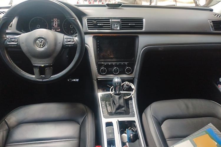 Used Volkswagen Passat 2015 1.8TSI DSG Prestige Edition Center Console