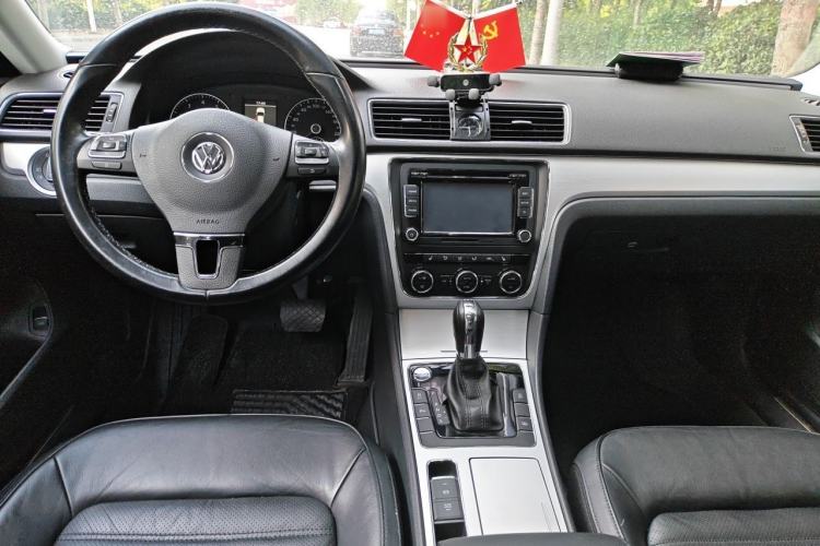 Used Volkswagen Passat 2015 2.0 TSI DSG Prestige Edition Center Console