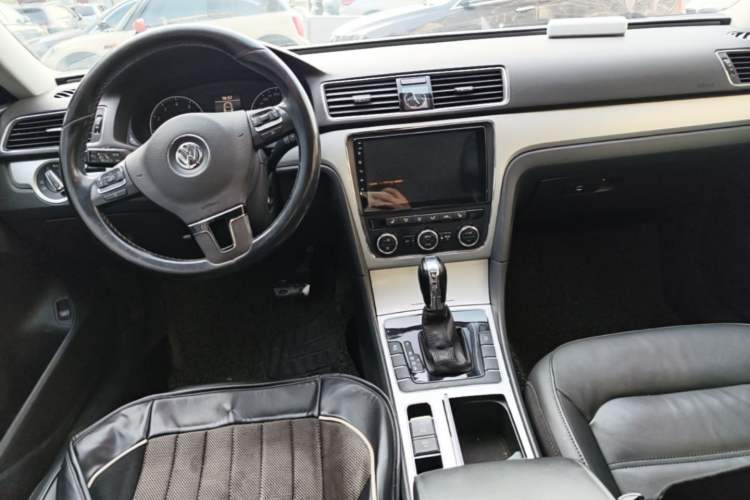 Used Volkswagen Passat 2015 1.8TSI DSG Prestige Edition Center Console