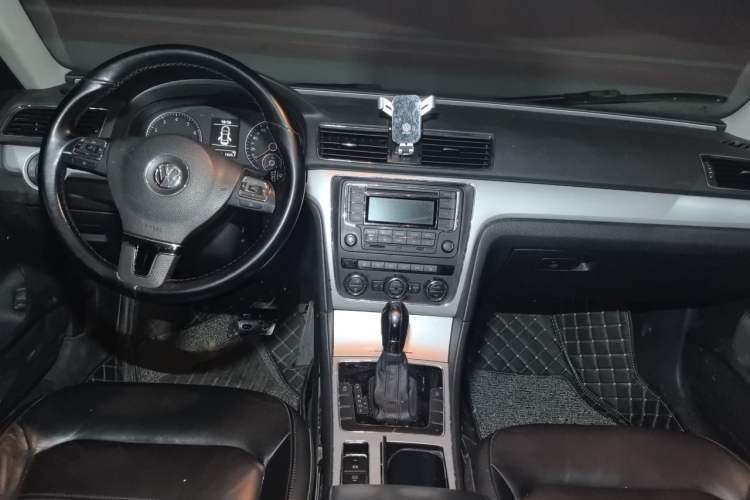Used Volkswagen Passat 2015 1.8TSI DSG Prestige Edition Center Console