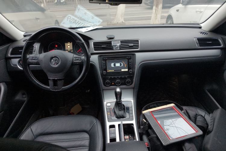 Used Volkswagen Passat 2015 1.8TSI DSG Prestige Edition Center Console