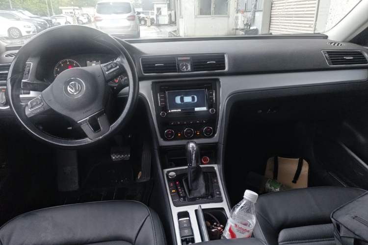 Used Volkswagen Passat 2015 1.8TSI DSG Prestige Edition Center Console